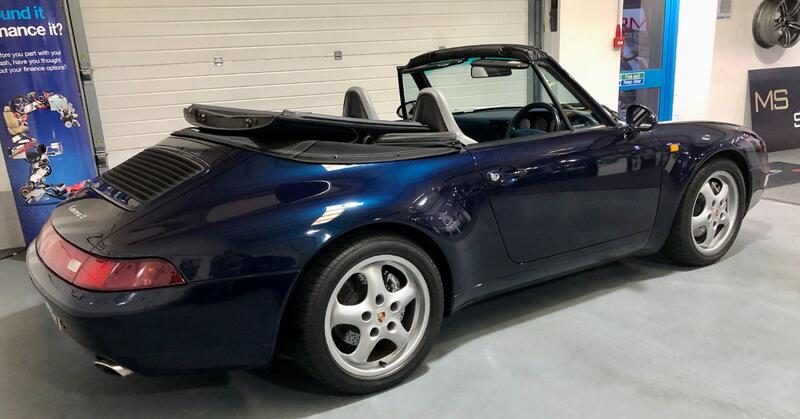 PORSCHE 911