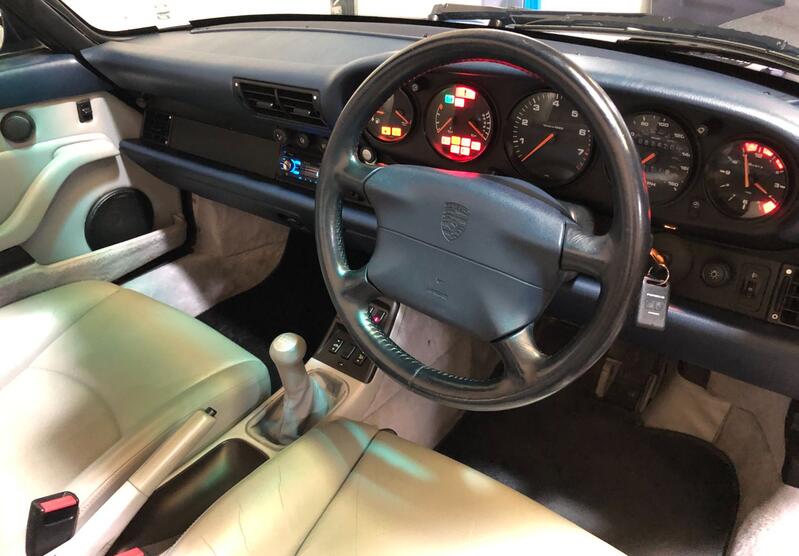PORSCHE 911