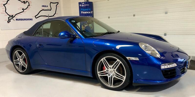 PORSCHE 911