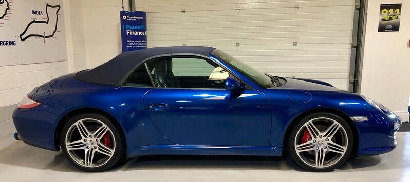 PORSCHE 911
