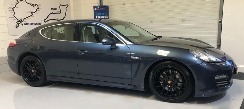 PORSCHE PANAMERA