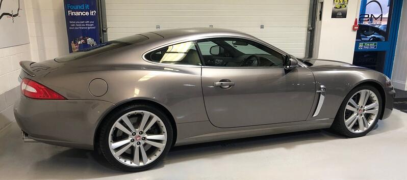 JAGUAR XKR