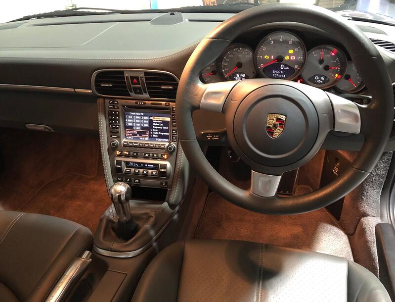 PORSCHE 911