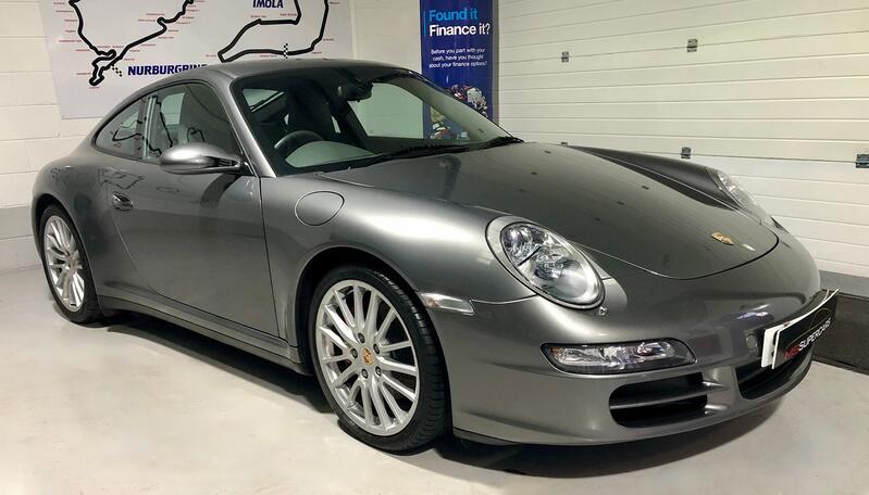 PORSCHE 911