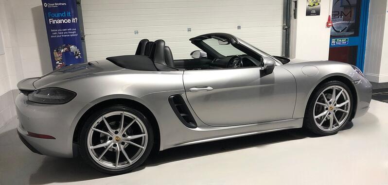 PORSCHE 718