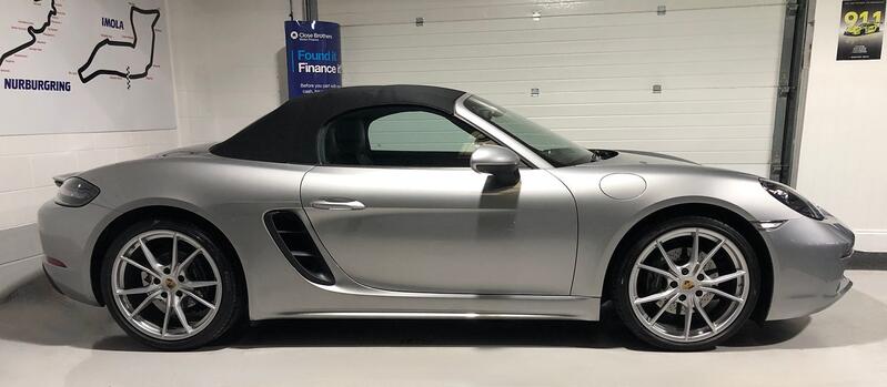 PORSCHE 718