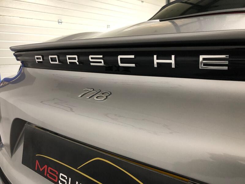 PORSCHE 718