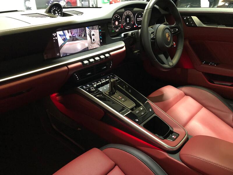 PORSCHE 911