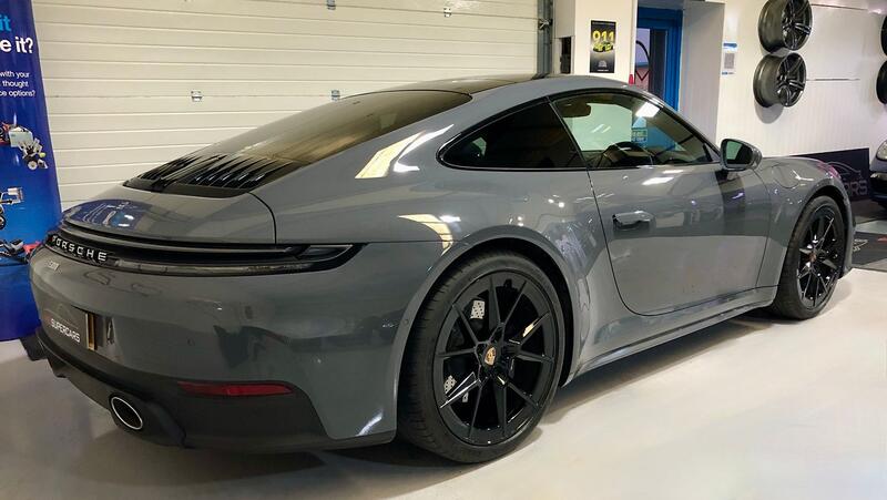 PORSCHE 911