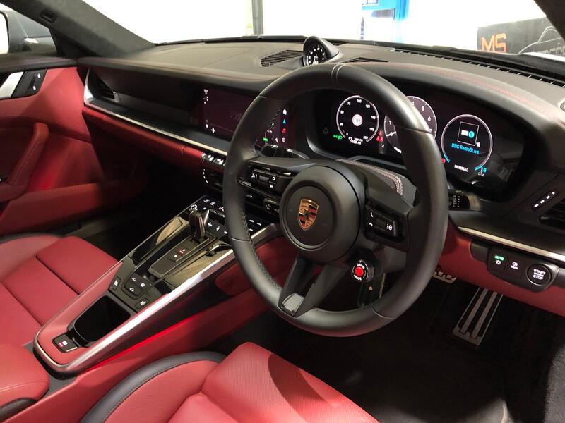 PORSCHE 911