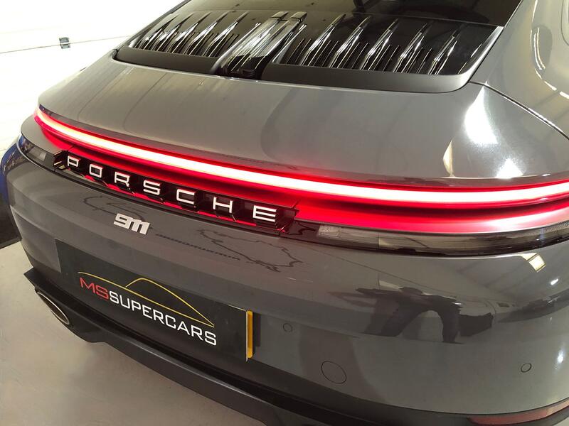 PORSCHE 911