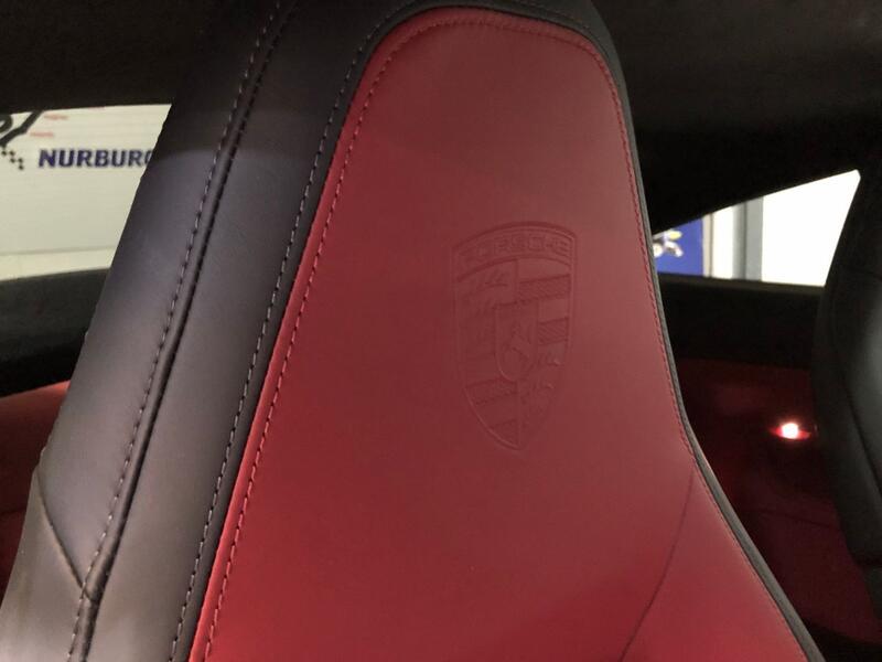 PORSCHE 911