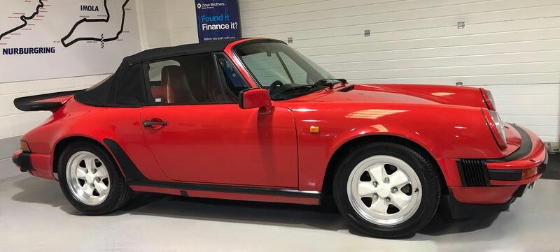 PORSCHE 911