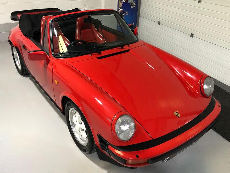 PORSCHE 911