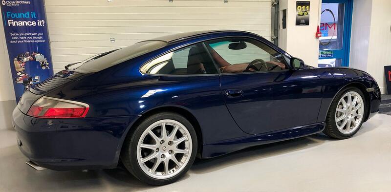 PORSCHE 911