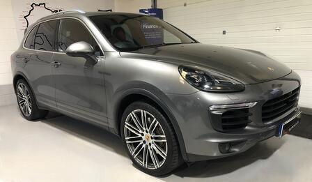 PORSCHE