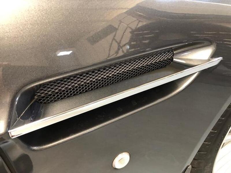 ASTON MARTIN VANTAGE
