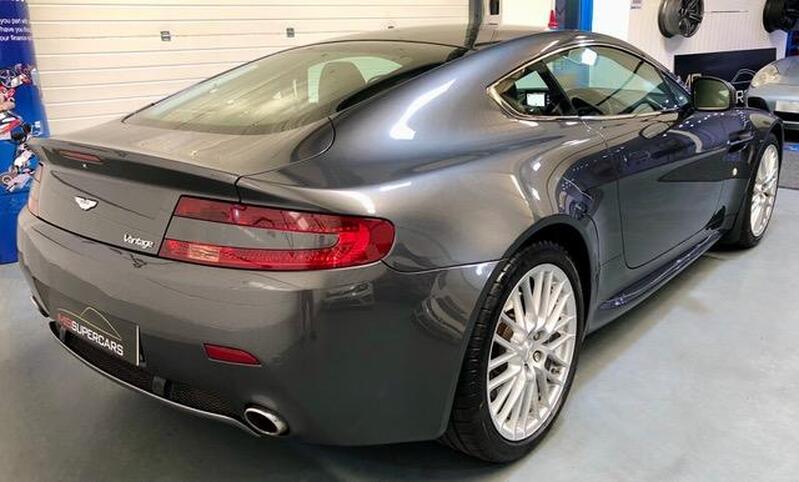 ASTON MARTIN VANTAGE