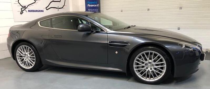 ASTON MARTIN VANTAGE