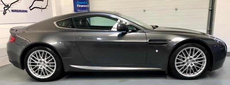 ASTON MARTIN VANTAGE