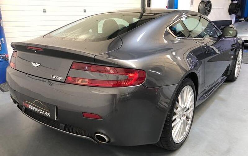 ASTON MARTIN VANTAGE