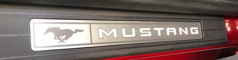 FORD MUSTANG