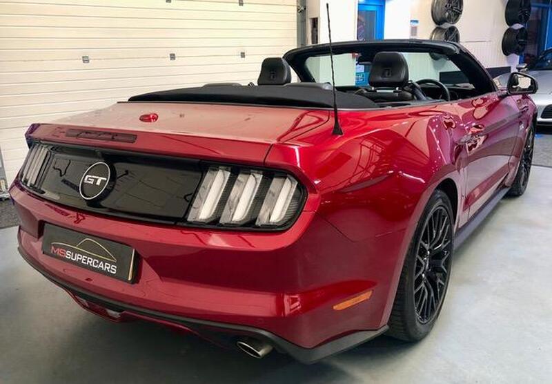 FORD MUSTANG