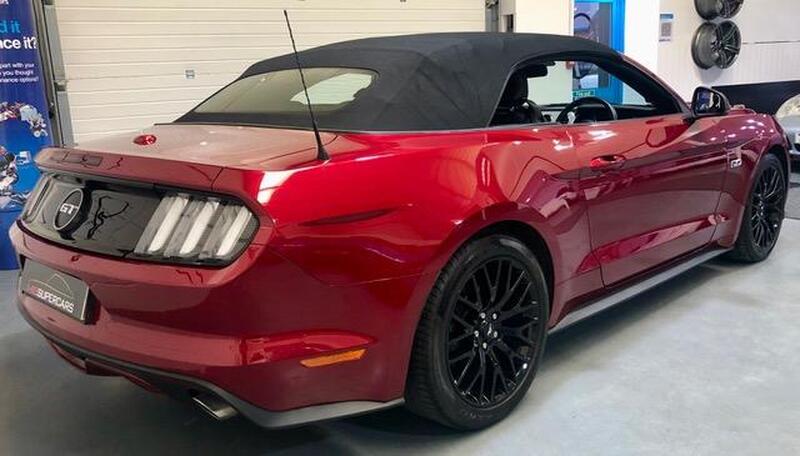 FORD MUSTANG