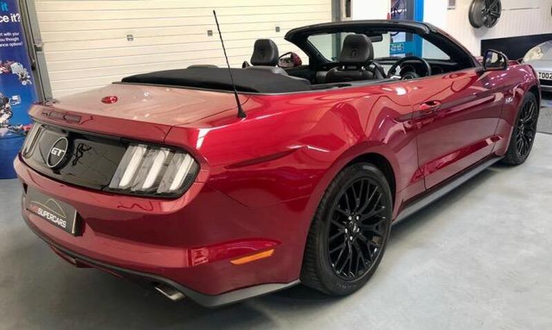 FORD MUSTANG