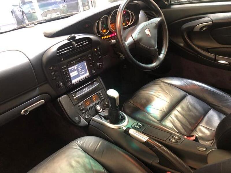 PORSCHE 911