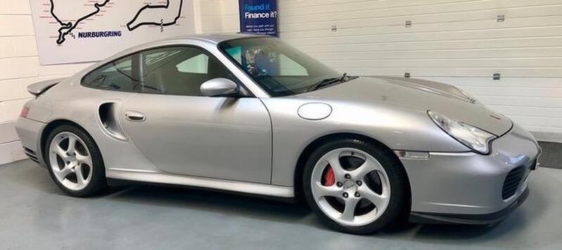 PORSCHE 911