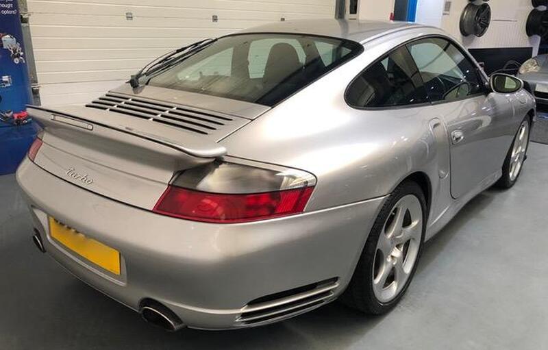 PORSCHE 911
