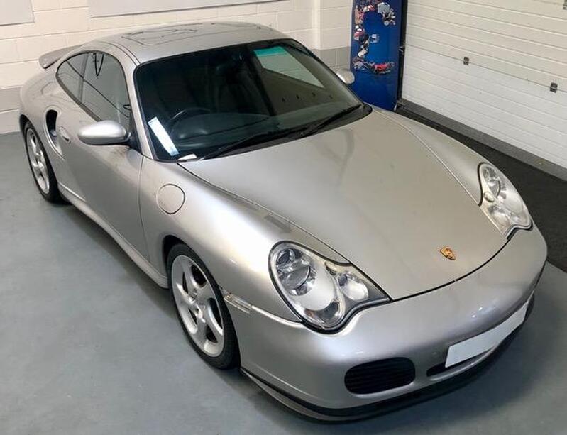 PORSCHE 911
