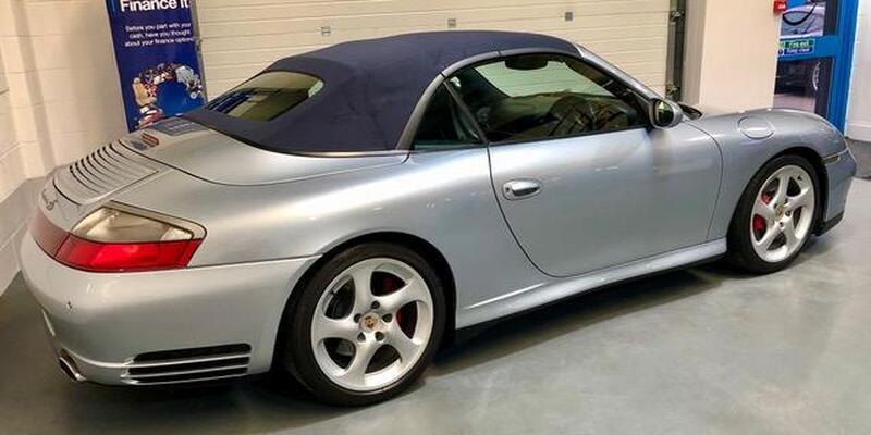 PORSCHE 911