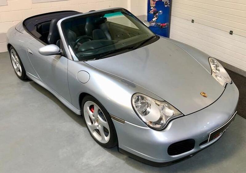 PORSCHE 911