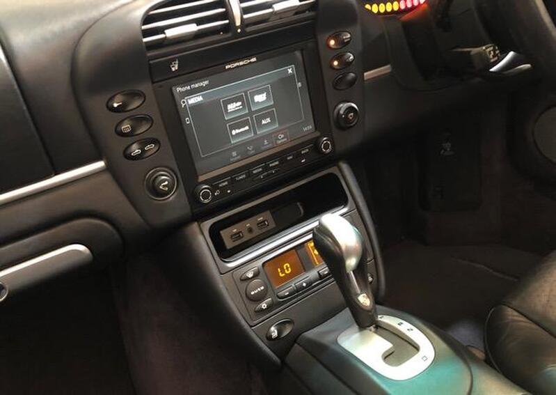 PORSCHE 911