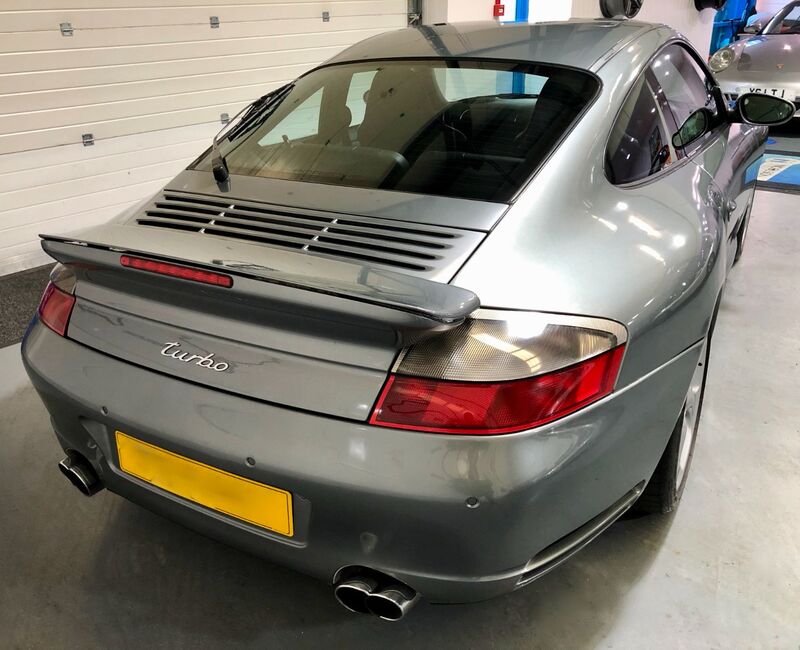 PORSCHE 911