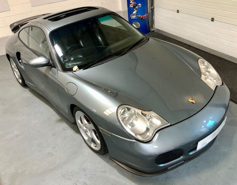 PORSCHE 911