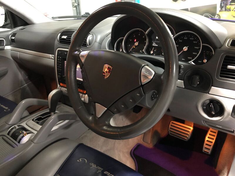 PORSCHE CAYENNE