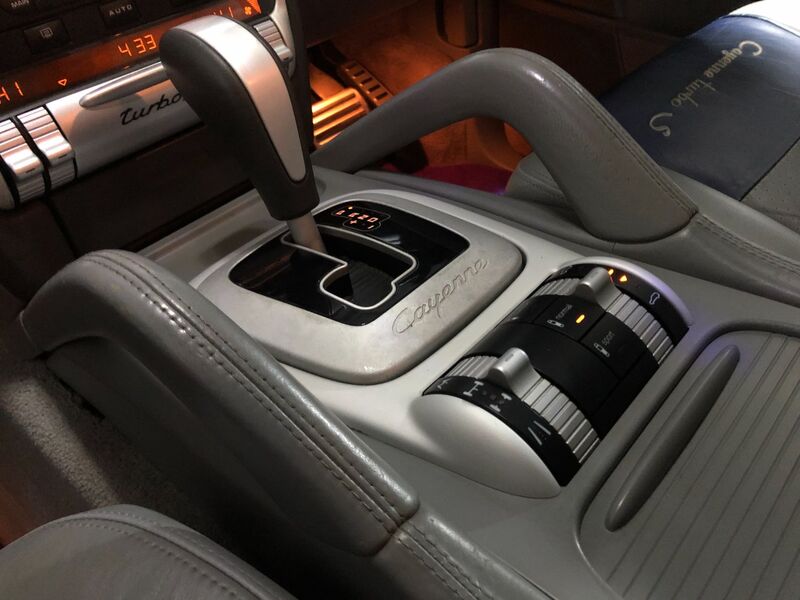 PORSCHE CAYENNE