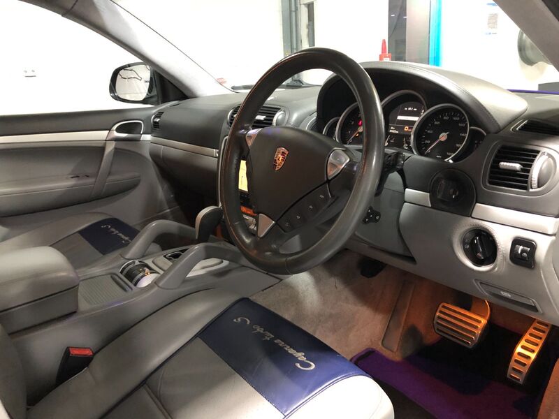 PORSCHE CAYENNE