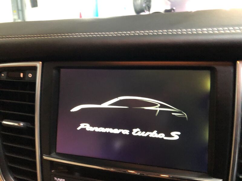 PORSCHE PANAMERA