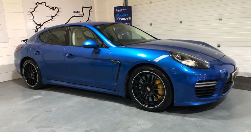 PORSCHE PANAMERA
