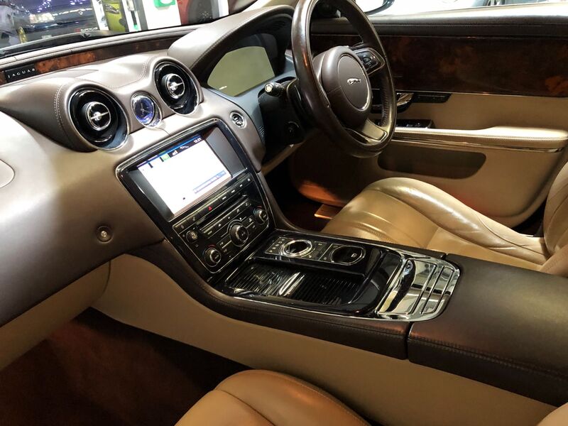 JAGUAR XJ