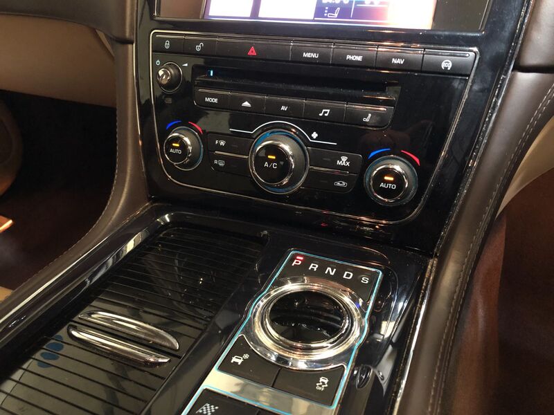 JAGUAR XJ