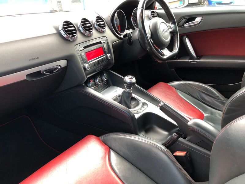AUDI TT