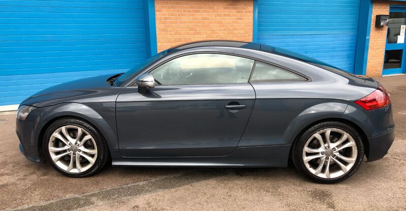 AUDI TT