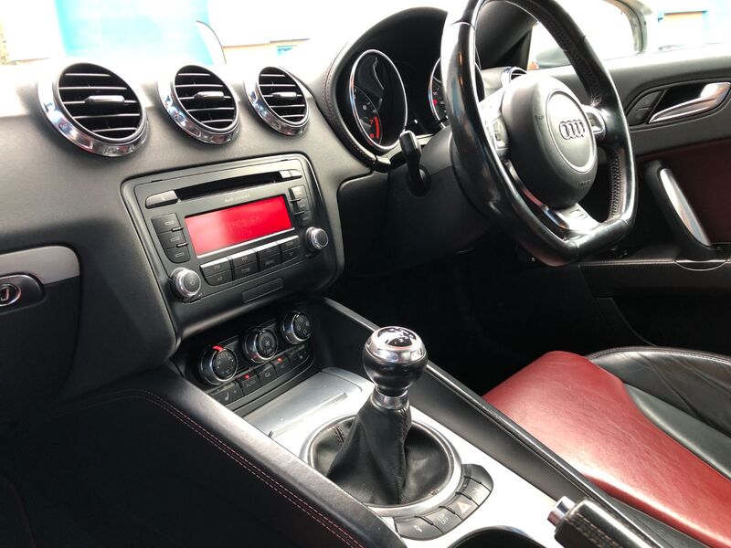 AUDI TT