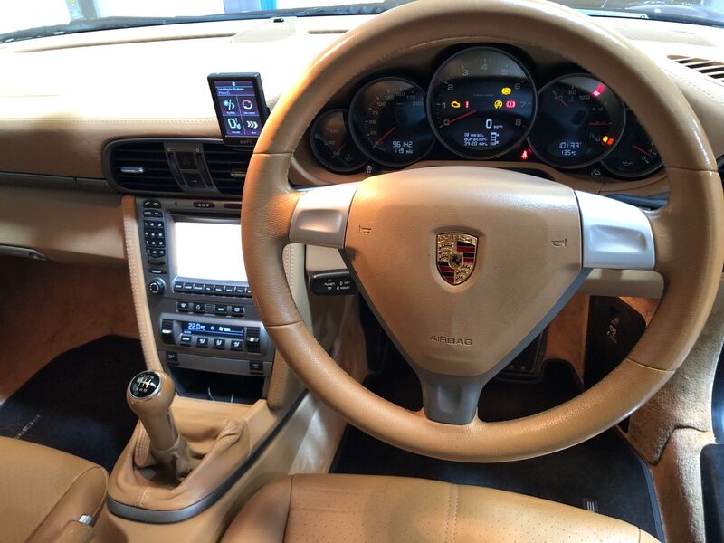 PORSCHE 911
