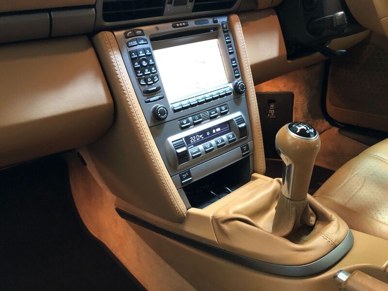 PORSCHE 911